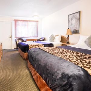 Queen Room Two Queen Beds